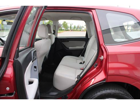 Used 2014 Subaru Forester 2.5i AWD/4WD image 11