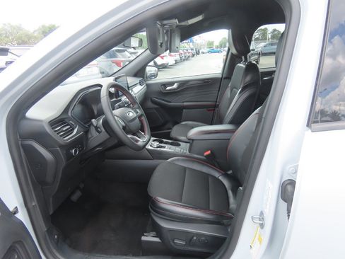 Used 2025 Ford Escape ST-Line FWD image 25