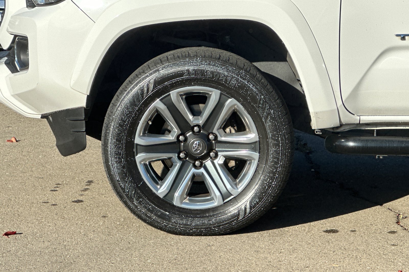 Used 2016 Toyota Tacoma Limited w/ Towing Package RWD image 44
