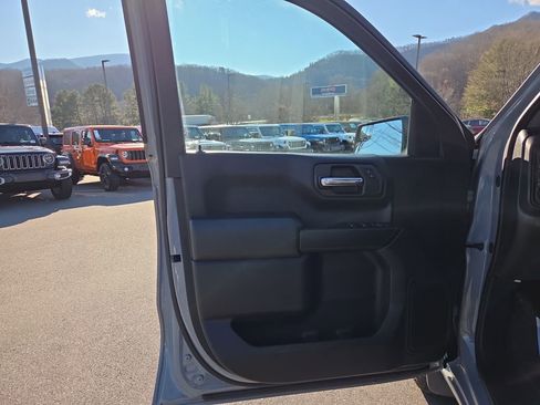 Used 2024 Chevrolet Silverado 1500 Custom image 11