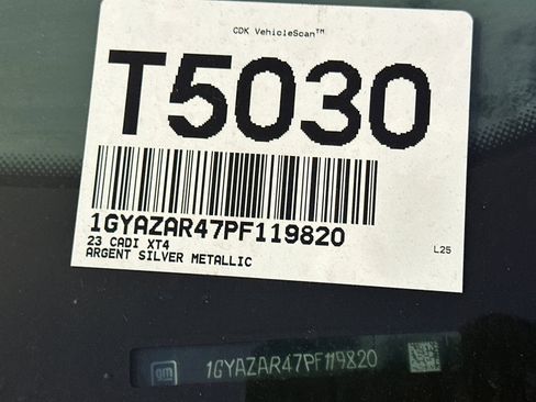 Used 2023 Cadillac XT4 Luxury w/ Cold Weather Package image 3