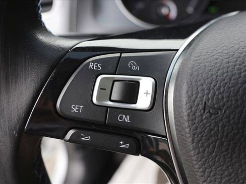 Used 2015 Volkswagen e-Golf SEL Premium FWD image 14