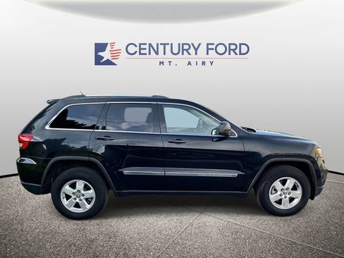 Used 2011 Jeep Grand Cherokee Laredo AWD/4WD image 2
