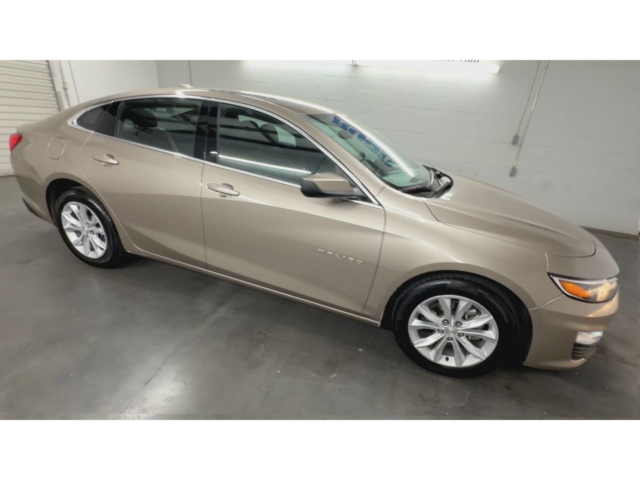 Certified 2025 Chevrolet Malibu LT FWD image 2