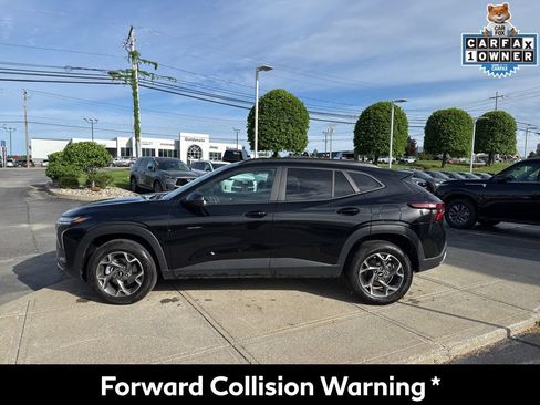 Used 2025 Chevrolet Trax LT w/ LT Convenience Package FWD image 6