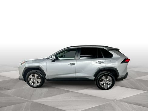 Used 2025 Toyota RAV4 XLE FWD image 5