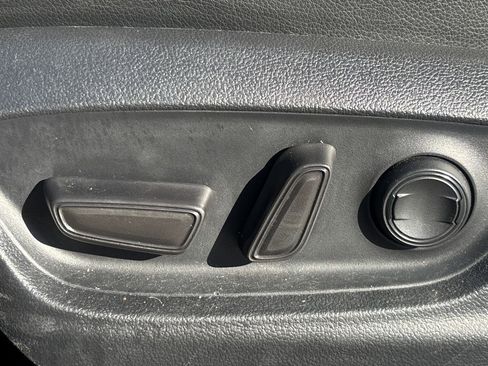 Used 2023 Toyota Camry SE image 8