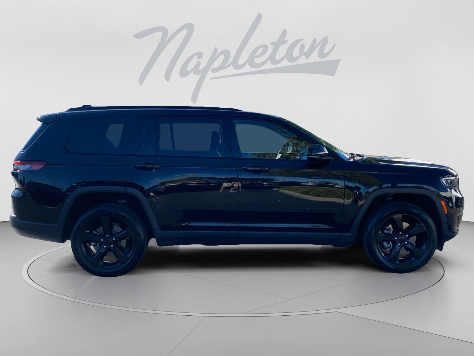 Used 2023 Jeep Grand Cherokee L Laredo RWD image 7