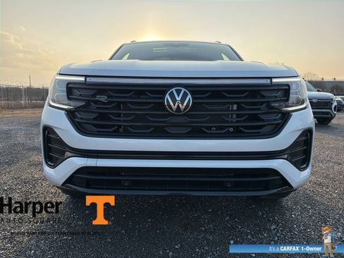 Used 2025 Volkswagen Atlas Cross Sport SEL R-Line image 8