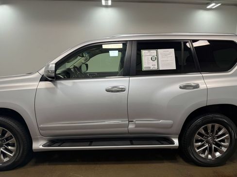 Used 2017 Lexus GX 460 Luxury AWD/4WD image 37
