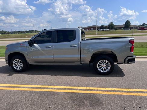 Used 2024 Chevrolet Silverado 1500 RST w/ Z71 Off-Road Package AWD/4WD image 7