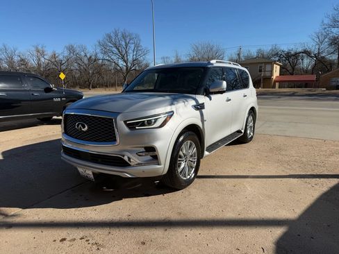 Used 2018 INFINITI QX80 4WD w/ Driver Assistance Package image 4