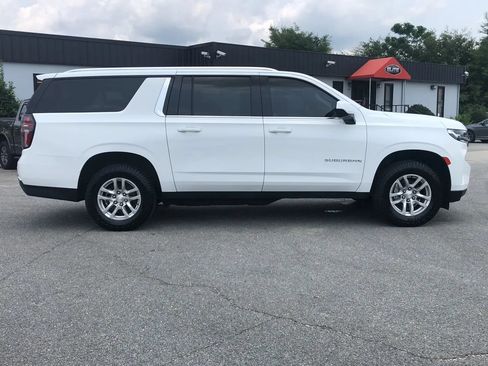 Used 2023 Chevrolet Suburban LT AWD/4WD image 4