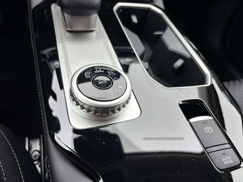 New 2026 Mitsubishi Outlander ES image 12