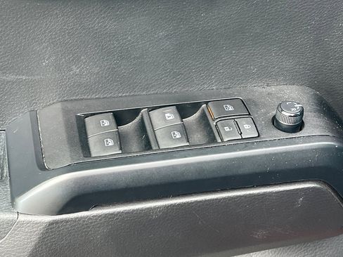 Used 2022 Toyota Tacoma SR image 12