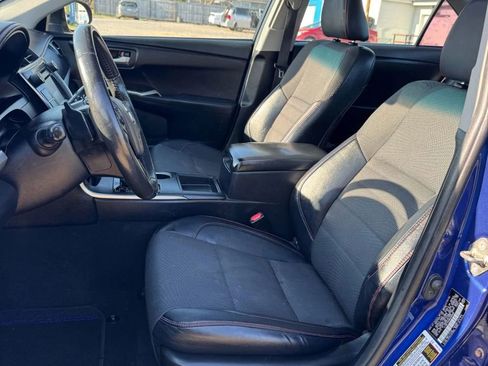 Used 2016 Toyota Camry SE w/ Moonroof Package image 18