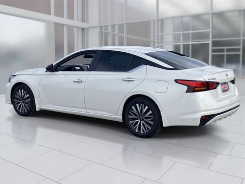New 2025 Nissan Altima 2.5 SV image 4