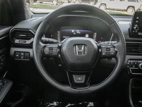 Certified 2025 Honda Pilot Black Edition image 18