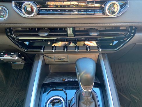 Used 2024 Chevrolet Colorado LT w/ LT Convenience Package II image 23