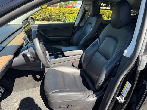 Used 2020 Tesla Model Y Performance image 9