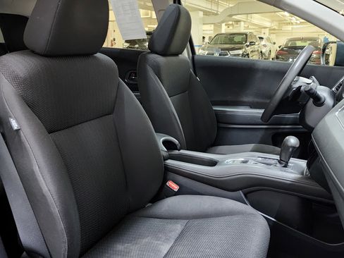 Used 2018 Honda HR-V EX image 24