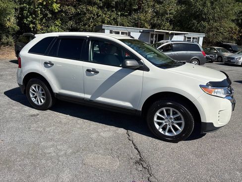 Used 2013 Ford Edge SE image 4