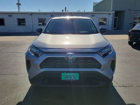 Used 2022 Toyota RAV4 LE image 8