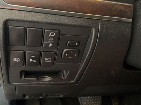 Used 2019 Toyota Land Cruiser AWD/4WD image 20