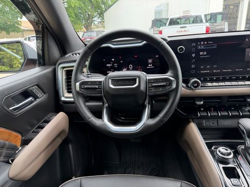 Used 2026 GMC Canyon Denali AWD/4WD image 13