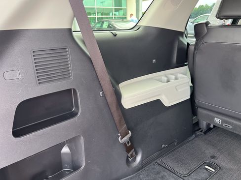 Used 2024 Kia Carnival EX FWD image 8