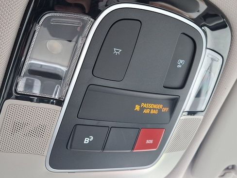 Certified 2025 Hyundai Tucson SE image 26