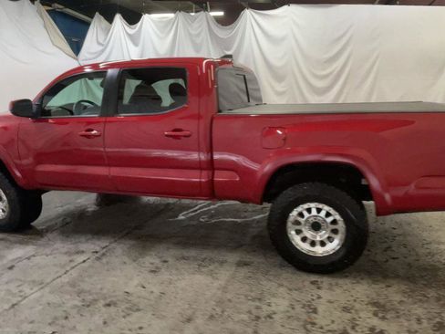 Used 2023 Toyota Tacoma TRD Sport AWD/4WD image 6