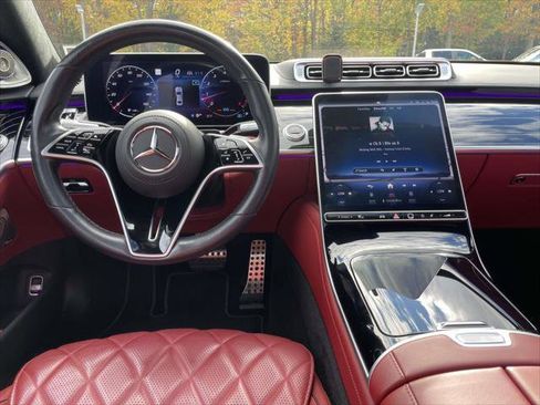 Used 2022 Mercedes-Benz S 500 4MATIC w/ AMG Line Package image 13