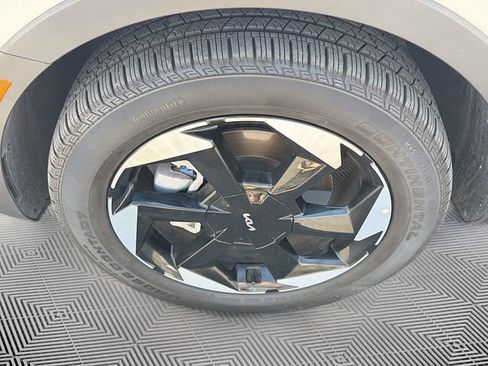 Used 2025 Kia Sorento EX FWD image 32