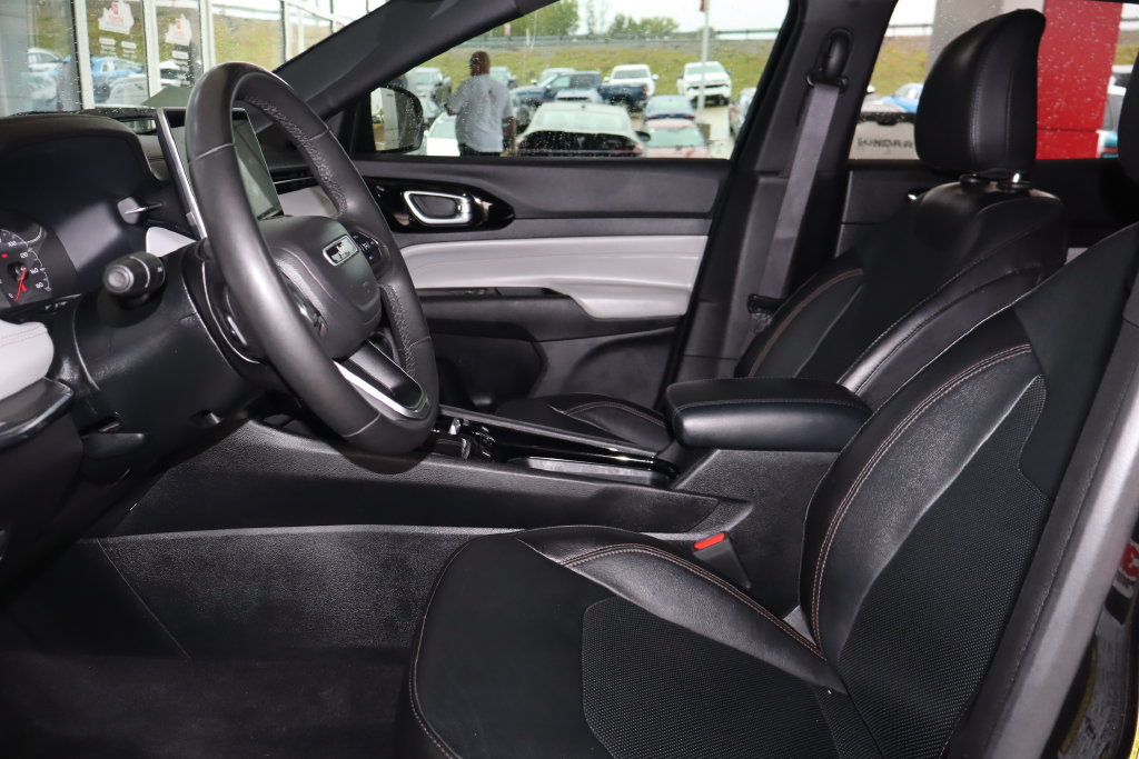 Used 2023 Jeep Compass Limited AWD/4WD image 15