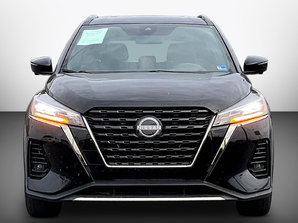 Used 2024 Nissan Kicks SR FWD image 2