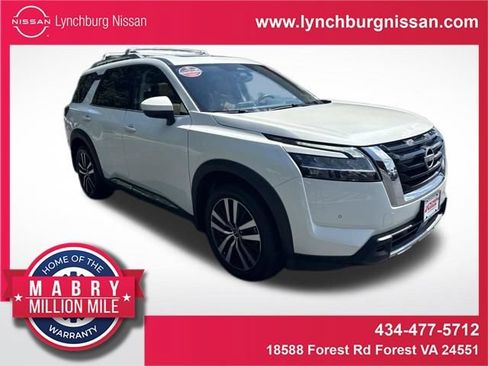 Used 2024 Nissan Pathfinder Platinum w/ Cargo Package AWD/4WD image 1