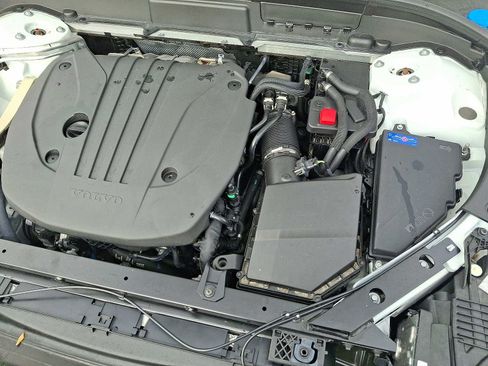 Used 2024 Volvo XC60 B5 Core w/ Climate Package image 31