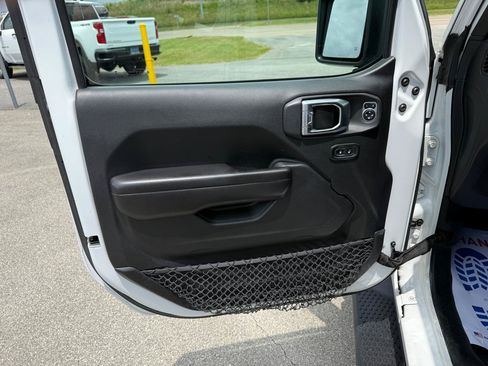 Used 2018 Jeep Wrangler Unlimited Sport S AWD/4WD image 22