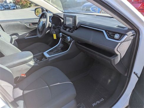 Used 2020 Toyota RAV4 LE image 34