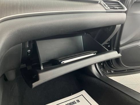 Used 2019 Honda Accord EX image 40