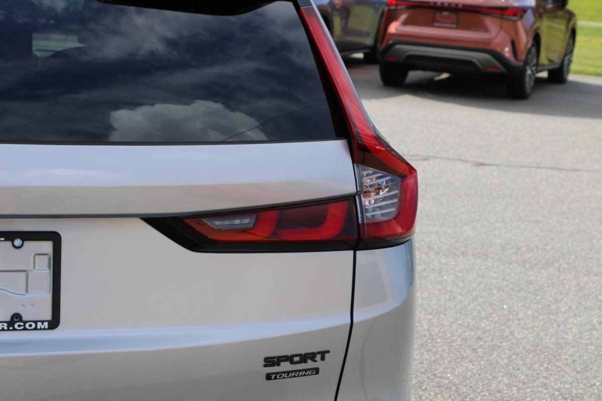 Used 2026 Honda CR-V Sport Touring image 7