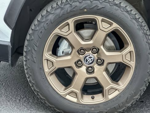 Used 2023 Toyota RAV4 AWD Hybrid image 26