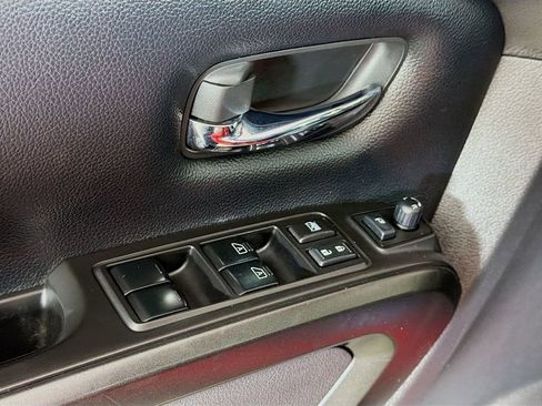 Used 2023 Nissan Titan PRO-4X w/ Pro-4x Convenience Package AWD/4WD image 18