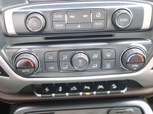 Used 2018 GMC Sierra 1500 SLT AWD/4WD image 33