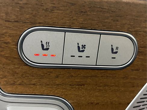 Used 2020 Mercedes-Benz GLS 450 4MATIC image 46