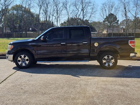 Used 2014 Ford F150 XLT w/ XLT Chrome Package image 8