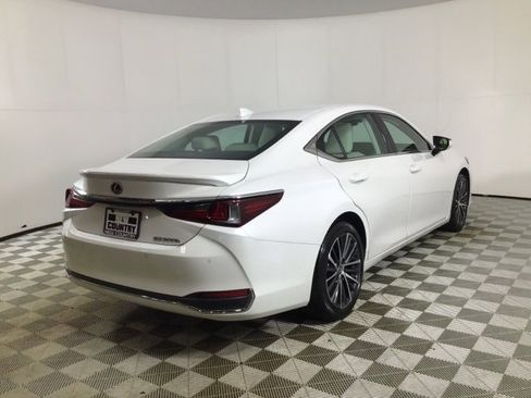 Used 2023 Lexus ES 300h w/ Premium Package image 7