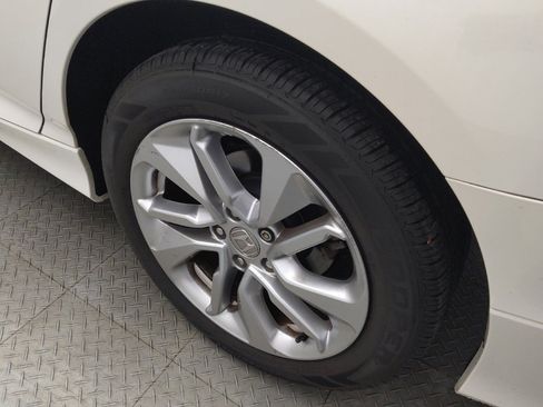 Used 2018 Honda Accord LX image 31