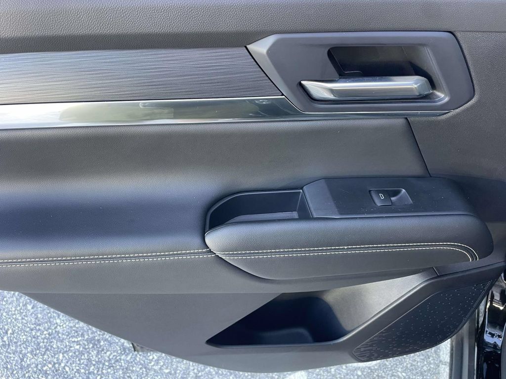 Used 2025 GMC Terrain Elevation AWD/4WD image 10